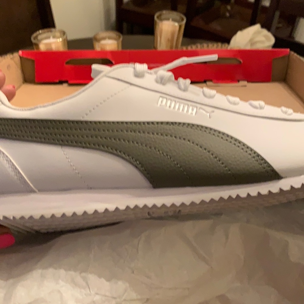 New Men’s size 12 white and gray Puma Turino